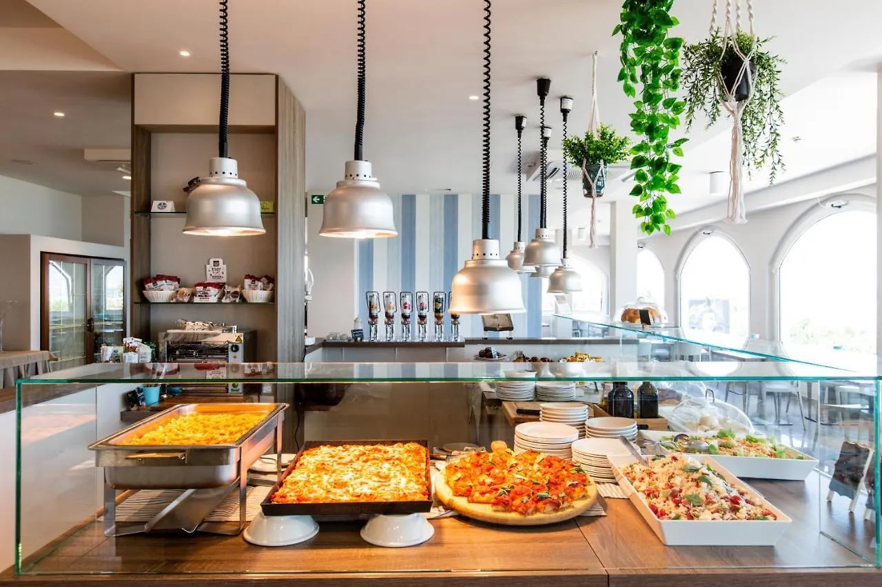 Hotel Alexandra - Beach Front - Healthy Xxl Breakfast & Brunch Until 12 30 - Parking Included Misano Adriatico 3*,  Itálie