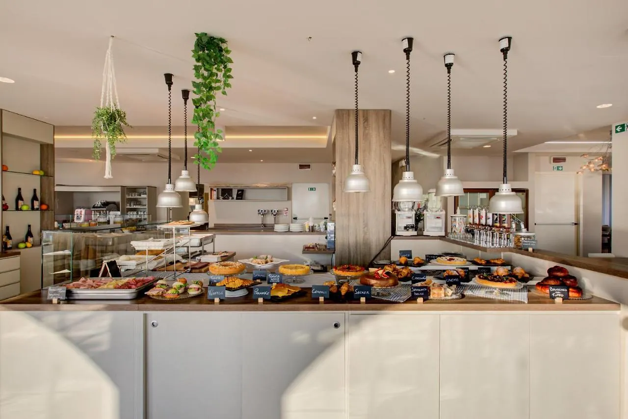 Hotel Alexandra - Beach Front - Healthy Xxl Breakfast & Brunch Until 12 30 - Parking Included Misano Adriatico