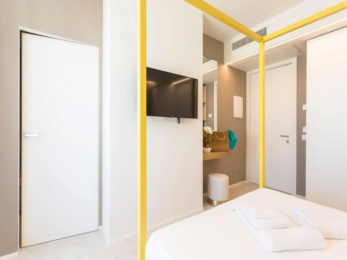 Hotel Alexandra - Beach Front - Healthy Xxl Breakfast & Brunch Until 12 30 - Parking Included Misano Adriatico